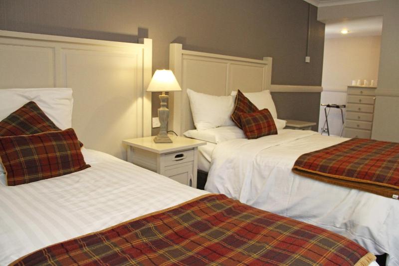 Family Room image 2