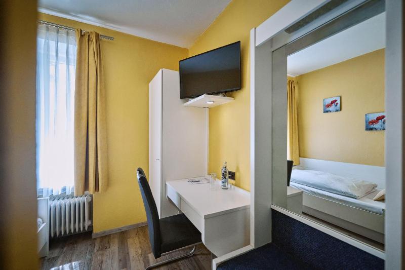 Superior Single Room image 4