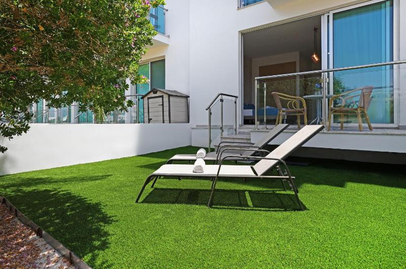 MERYL - Coralli Beachfront Apartment - image 16