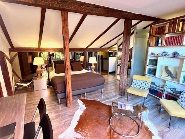 Apartment with Terrace image 4