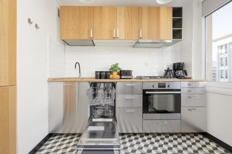 Elegant Grey Apartment Wspólna Śródmieście in Warsaw by Noclegi Renters - image 4