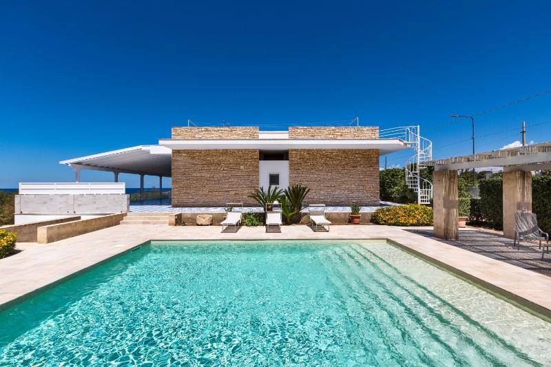 Villa image 2