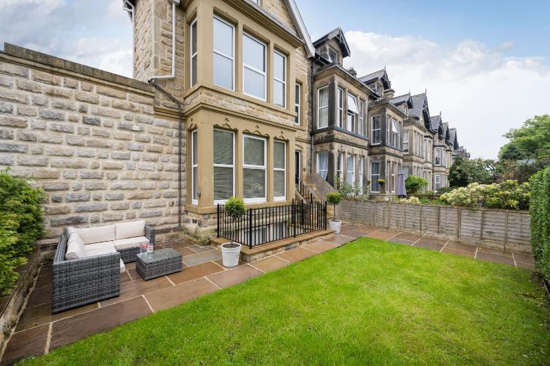 SixtyTwo by Harrogate Serviced Apartments - image 7