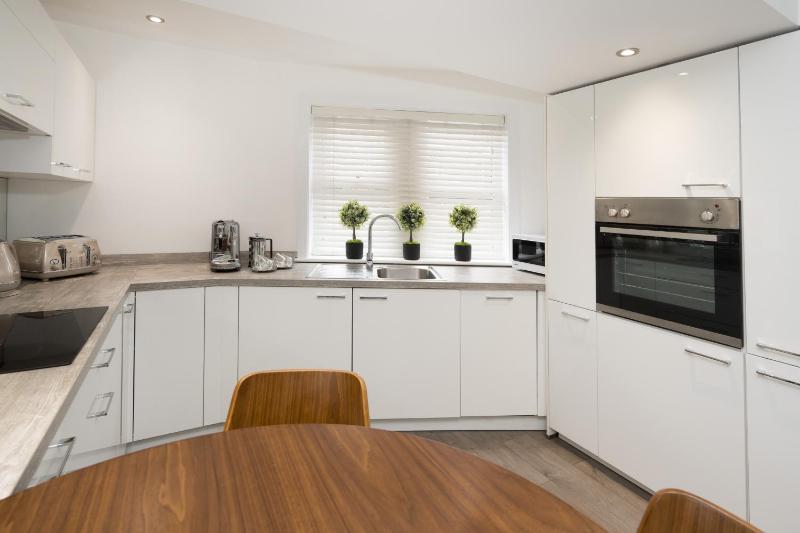 SixtyTwo by Harrogate Serviced Apartments - image 18