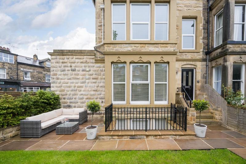 SixtyTwo by Harrogate Serviced Apartments - image 13