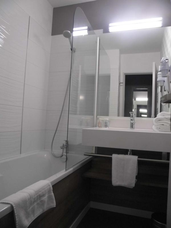 Family Room image 3