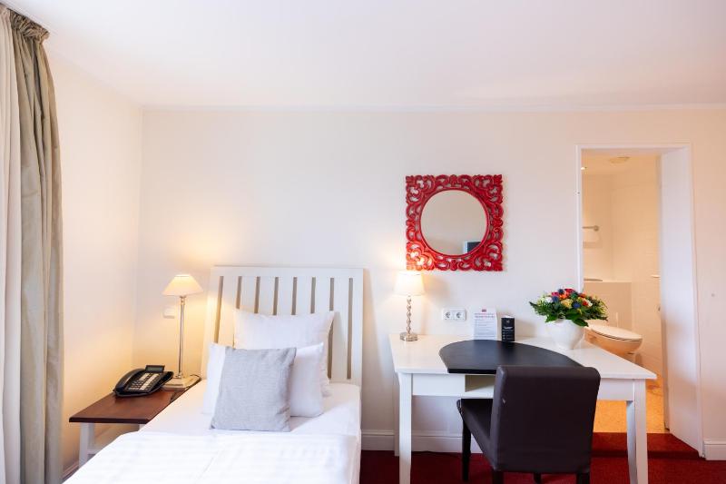 Economy Single Room image 4