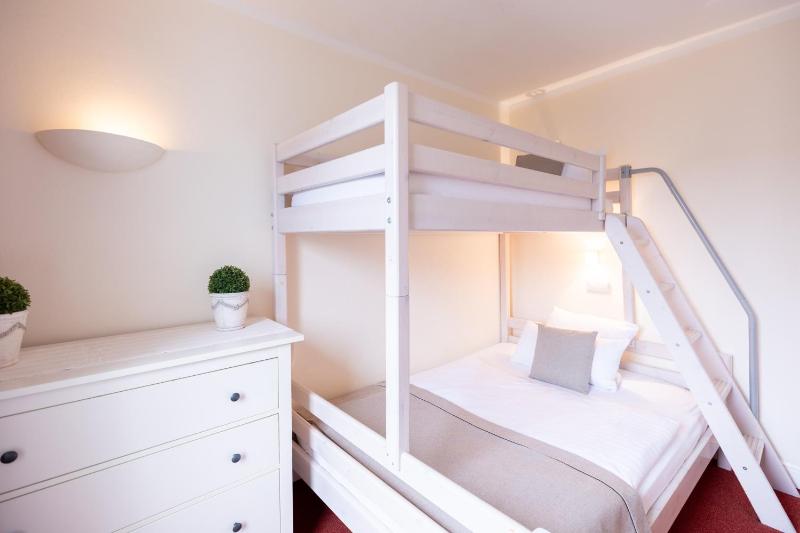 Quadruple Room image 4