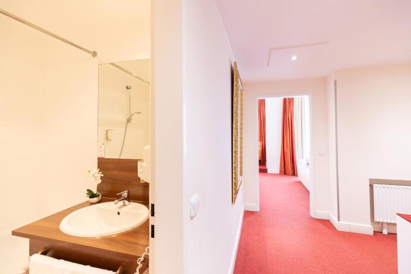 Comfort Double Room with Sofa Bed image 4