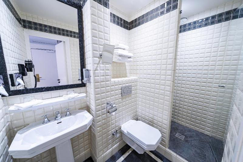 Standard Double Room image 1