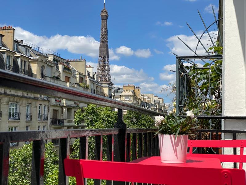 Superior Room with Balcony and Eiffel Tower View image 1