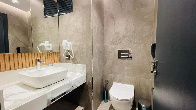 Standard Triple Room image 4