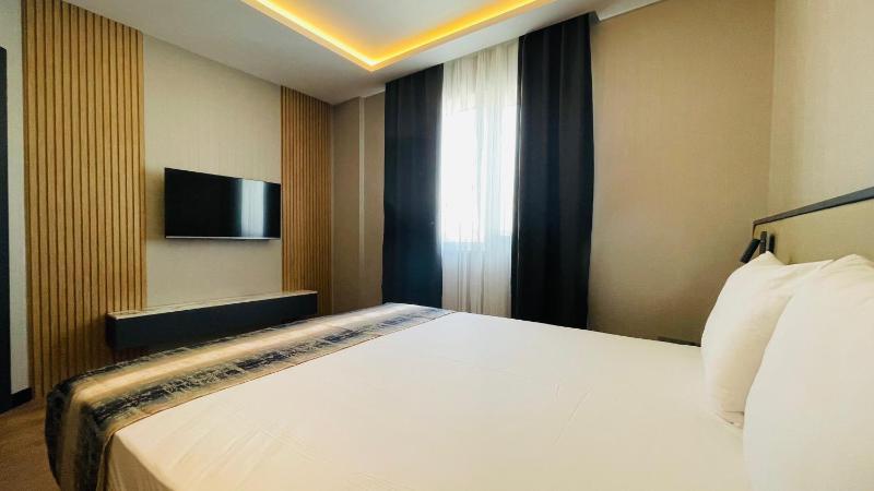 Standard Double or Twin Room image 1