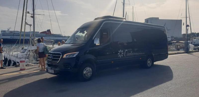 Villa with Sea View image 4