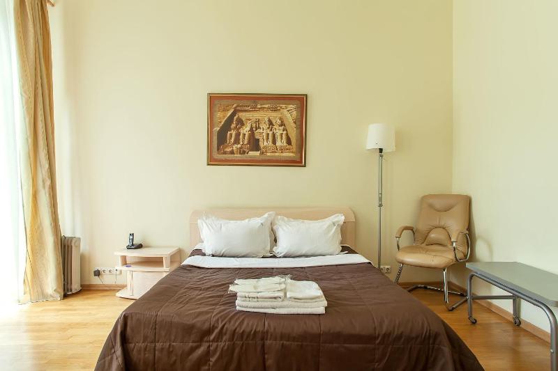 Studio Apartment image 3