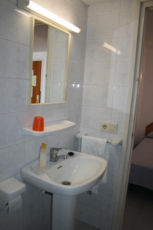 Studio with Sea View (2-4 Adults) image 3