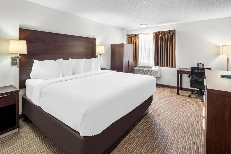 King Room - Disability Access/Non-Smoking image 3