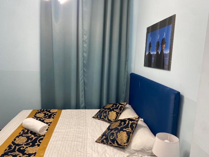 Economy Double Room image 3