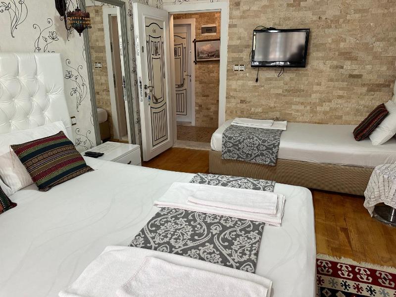 Standard Triple Room image 1