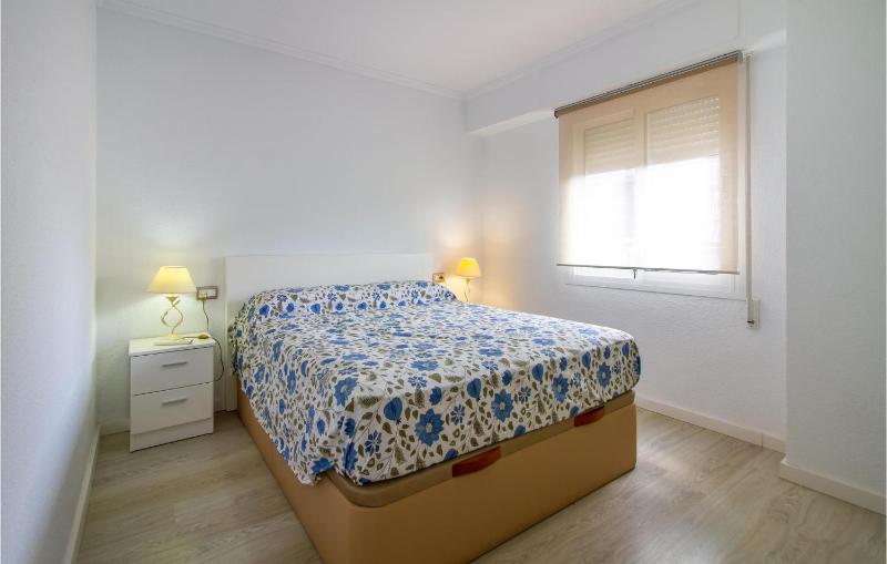 Beach Front Apartment In Santa Pola With Wifi - image 4