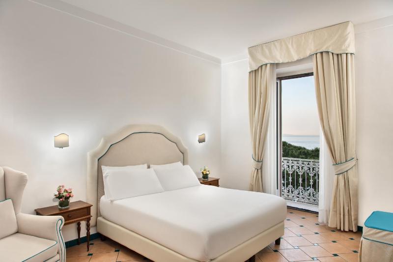 Superior Double Room image 4