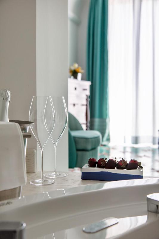 Junior Suite with Sea View image 3