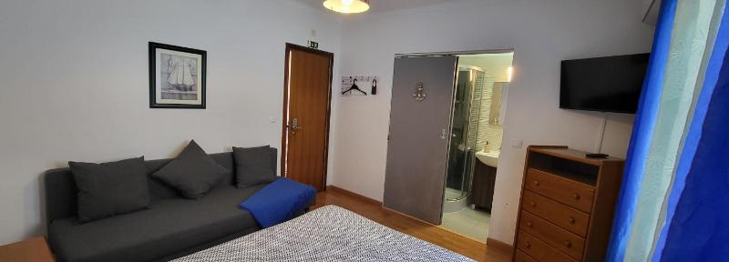Deluxe Double or Twin Room image 2