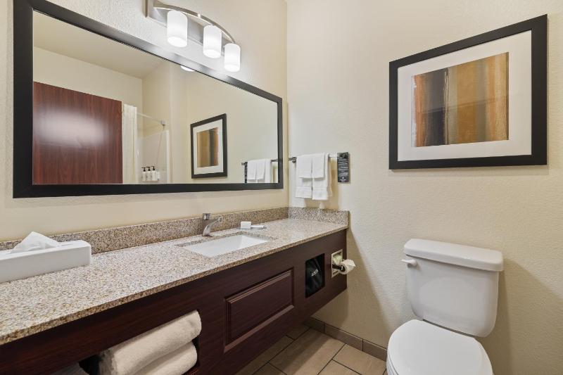 Standard Queen Room image 2