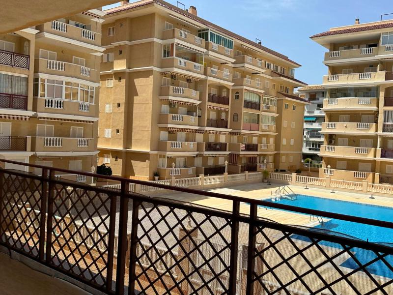 Ciprés 4: Apartamento en urbanización con piscina - image 2