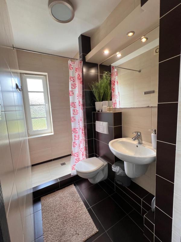 Twin Room with Balcony image 1
