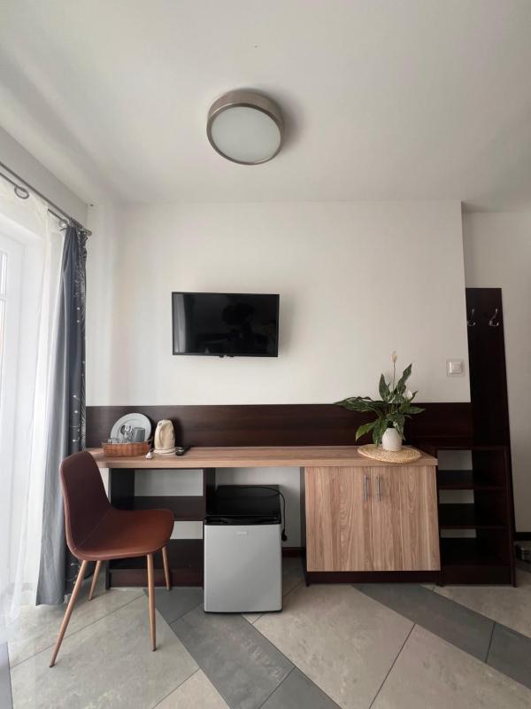 Twin Room with Balcony image 3