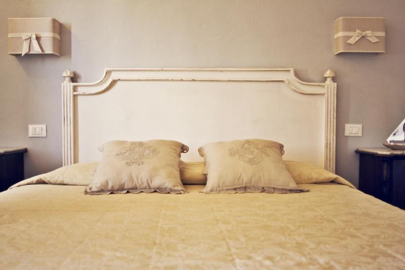 King Room image 3