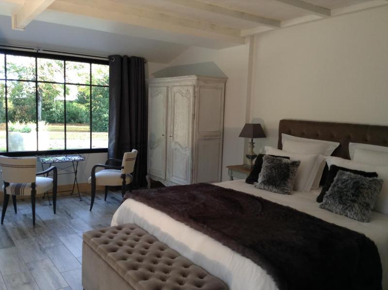 Suite with Garden View image 3