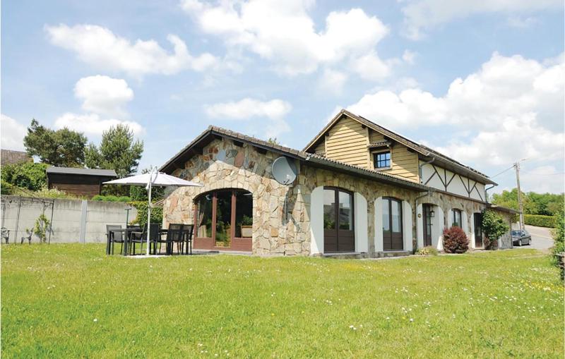 Five-Bedroom Holiday Home image 1