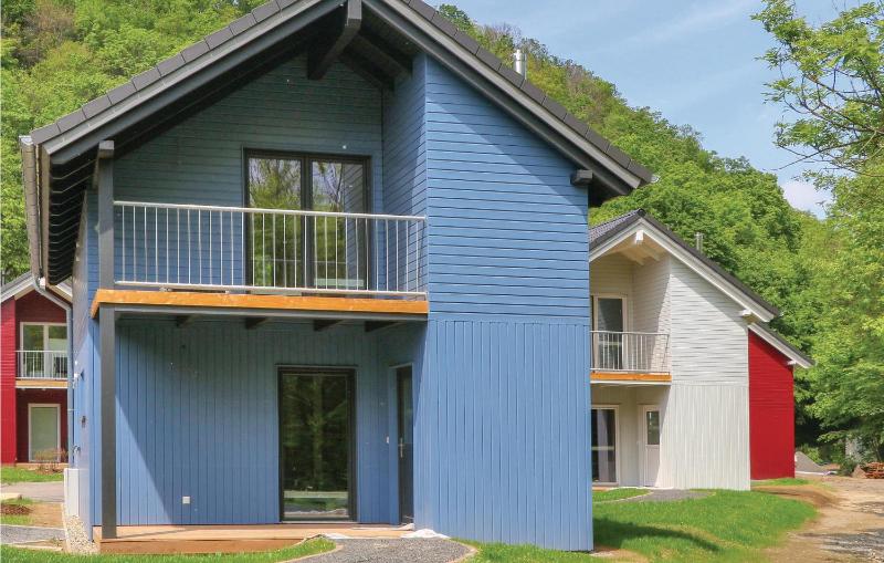 Four-Bedroom Holiday Home image 1