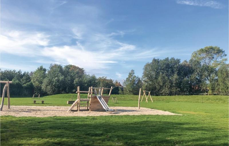 Two-Bedroom Holiday Home image 4