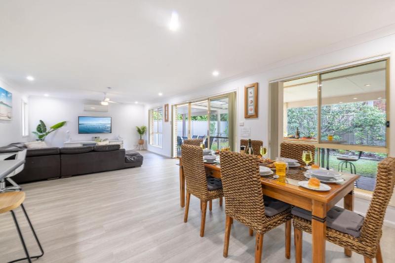 Fingal on Whitesands 1 12 Whitesands Road all on ground level with air con wifi and boat parking - image 12
