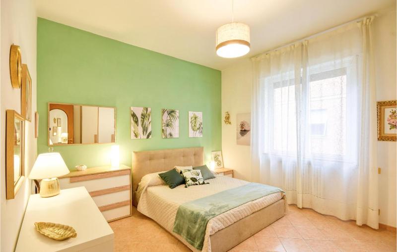1 Bedroom Cozy Apartment In Nervi - image 9