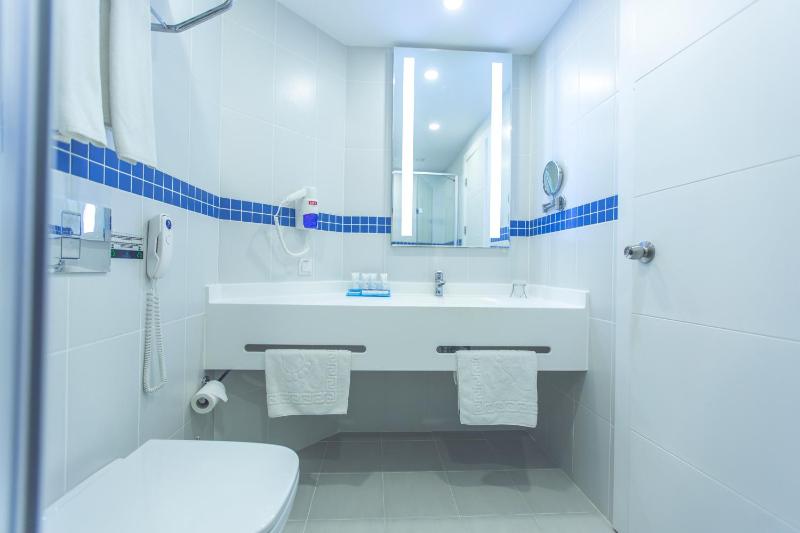 Family Suite (4 Adults) image 3