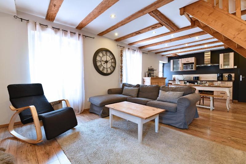 Three-Bedroom House 1531 image 4