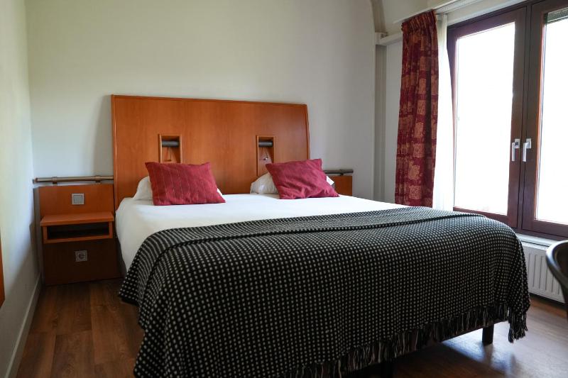 Double Room with Bath image 1