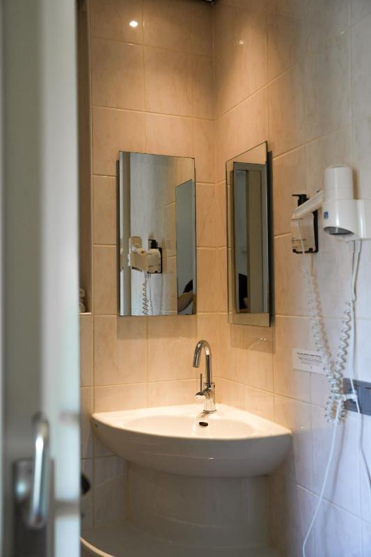 Deluxe Double Room image 4