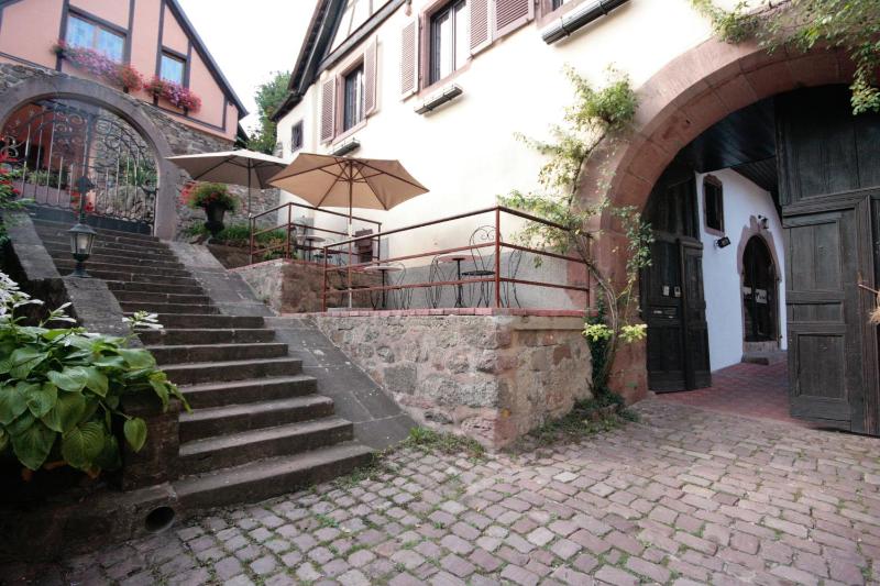 Three-Bedroom House 1531 image 2