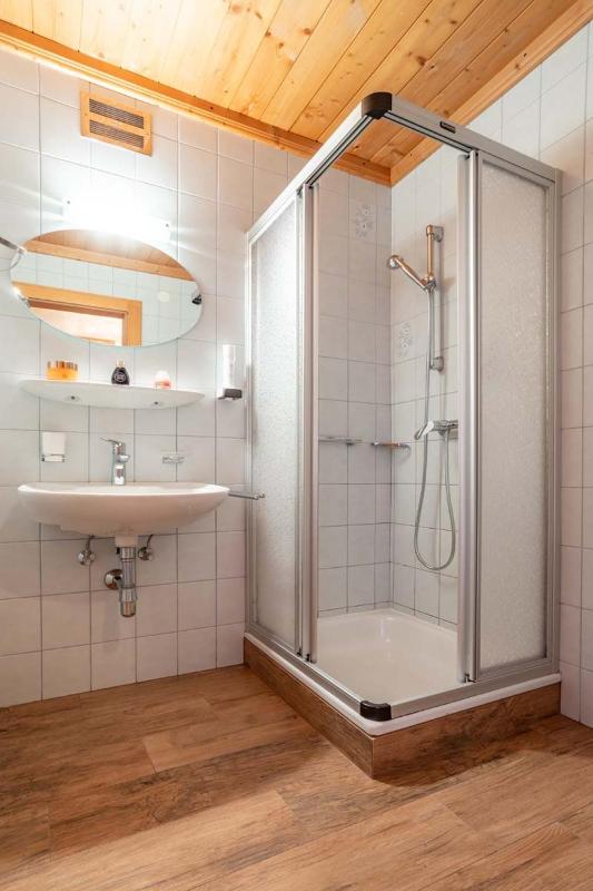 Deluxe Double Room with Extra Bed image 4