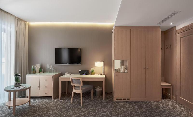 Superior Double or Twin Room image 3