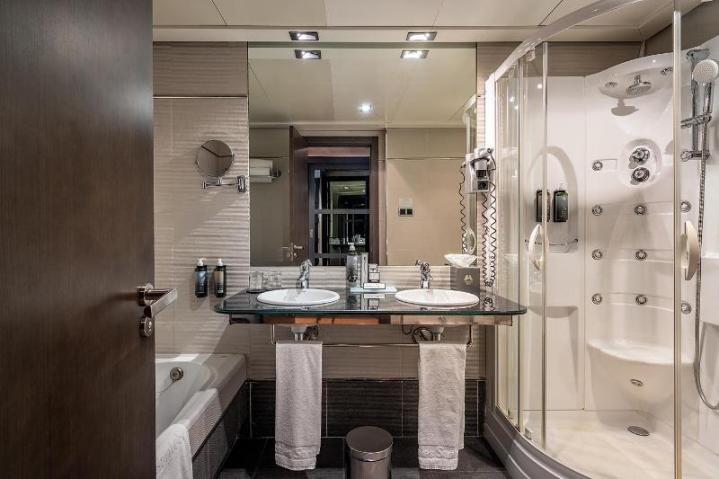 Junior Suite image 2