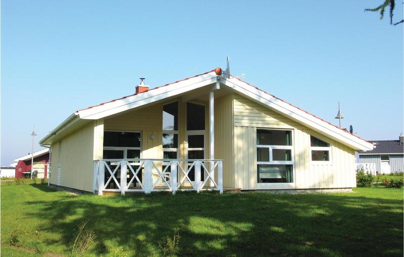 Four-Bedroom Holiday Home image 1