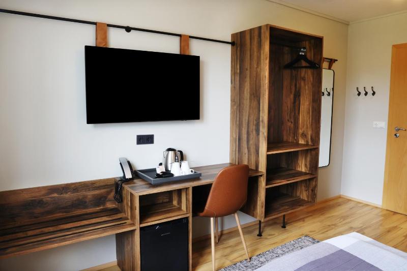 Standard Double or Twin Room image 4