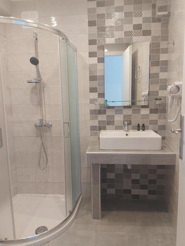 Karafelas Hotel - image 22