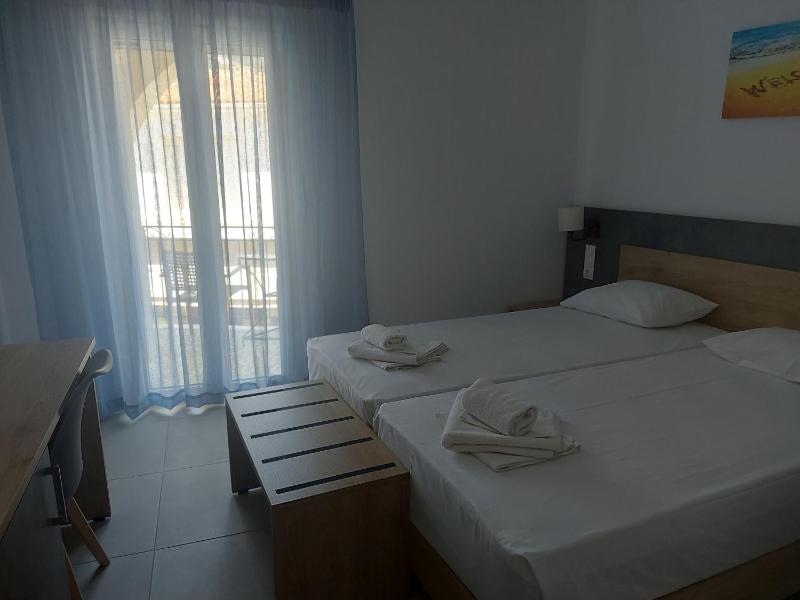 Karafelas Hotel - image 12